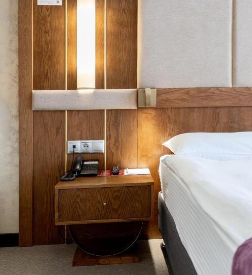 سوئیت با تخت بزرگ, Reikartz Sky Almaty