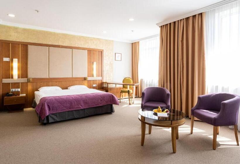 سوئیت با تخت بزرگ, Reikartz Sky Almaty