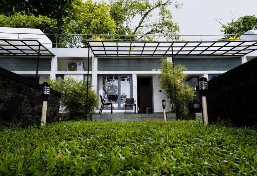 اتاق لوکس با بالکن, S River Resorts