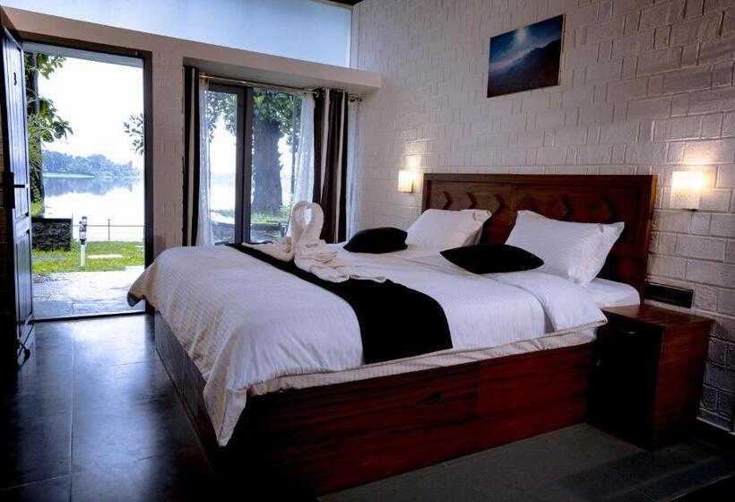 اتاق لوکس با بالکن, S River Resorts