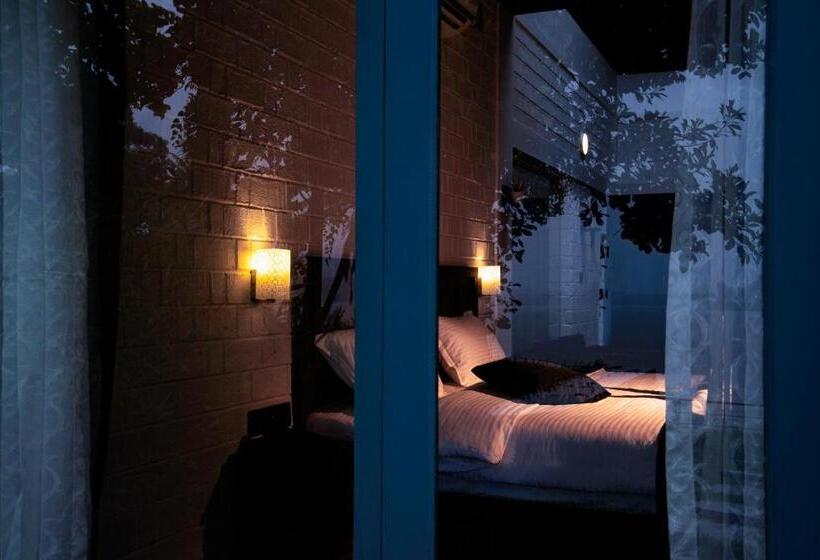 اتاق لوکس با بالکن, S River Resorts