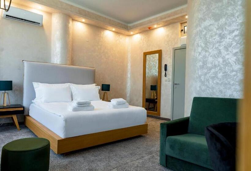 デラックスルーム, City Petrich