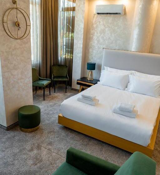 Номер Deluxe, City Petrich
