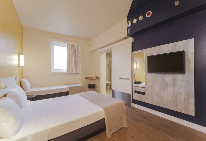 家庭公寓, Ibis Budget Farroupilha