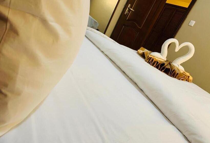 اتاق استاندارد یک نفره, Isis Hôtel