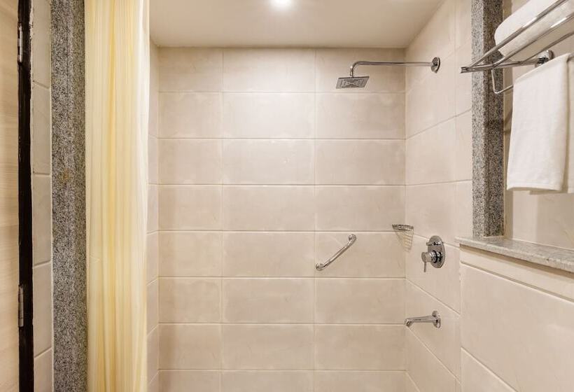 Номер Deluxe, Red Fox By Lemon Tree Hotels, Neelkanth