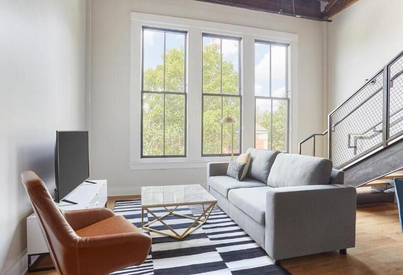 Номер Стандарт, Sonder Antiques Warehouse