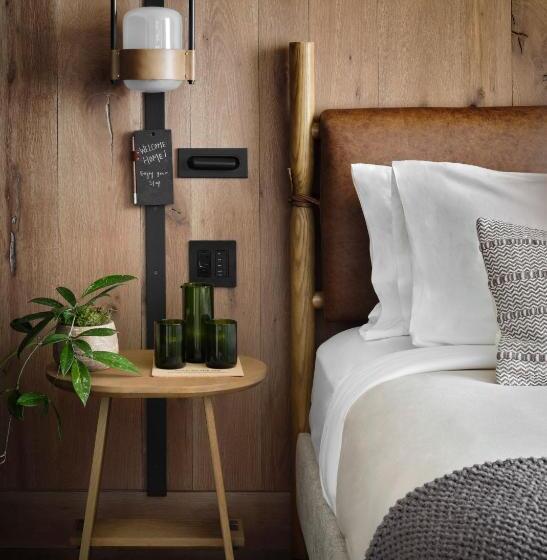 استودیوی استاندارد, 1 Hotel Nashville