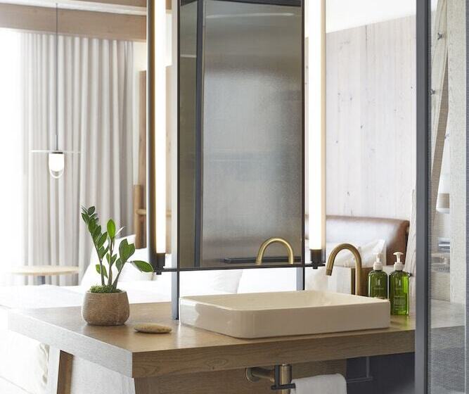 استودیوی استاندارد, 1 Hotel Nashville