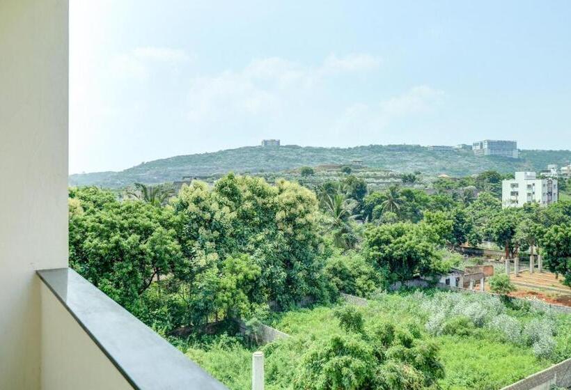 山の見えるジュニアスイート, Capital O Vrisha Inn