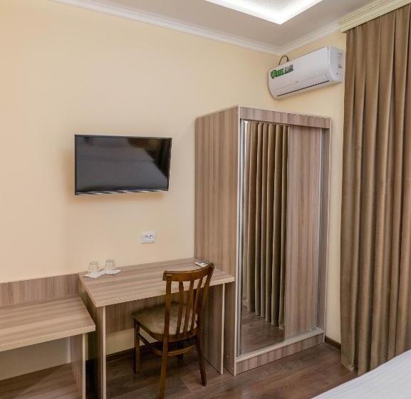 スタンダードトリプルルーム, Grand Vizir