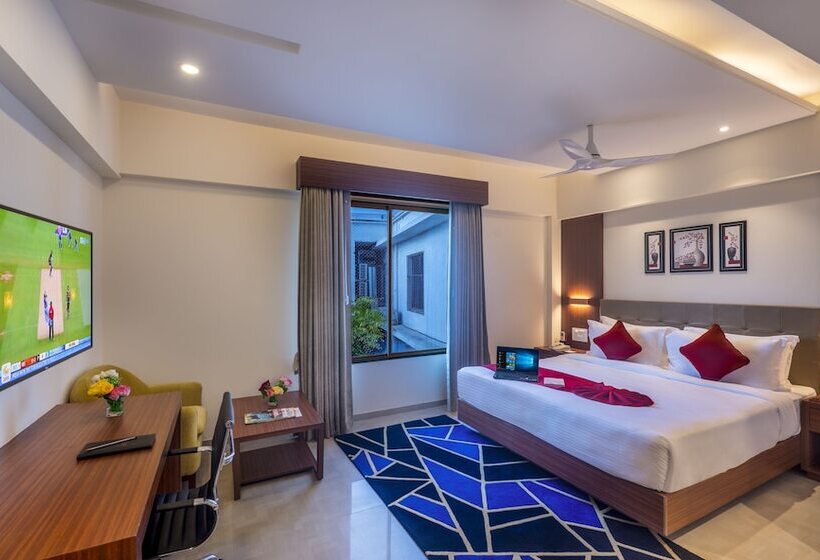 Quarto Deluxe, Lords Eco Inn Rajkot Shapar