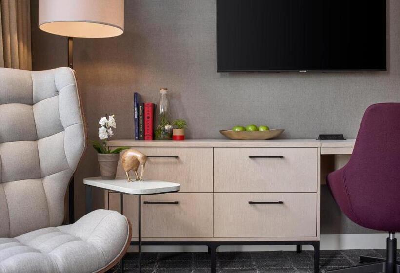 إستوديو ديلوكس, The Watermark