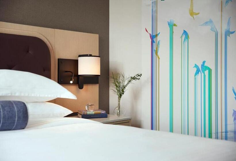 جناح غرفتين نوم, The Watermark