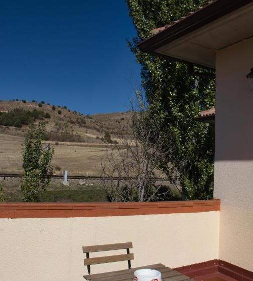 Номер Стандарт Вид на Бассейн, Hostal Casa Rural Rosa Nonna