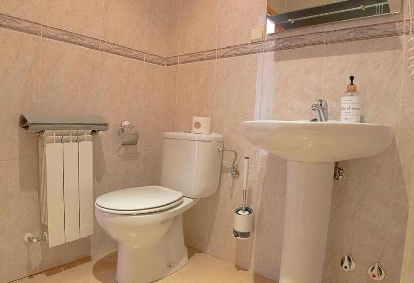 اتاق استاندارد با چشم‌انداز استخر, Hostal Casa Rural Rosa Nonna