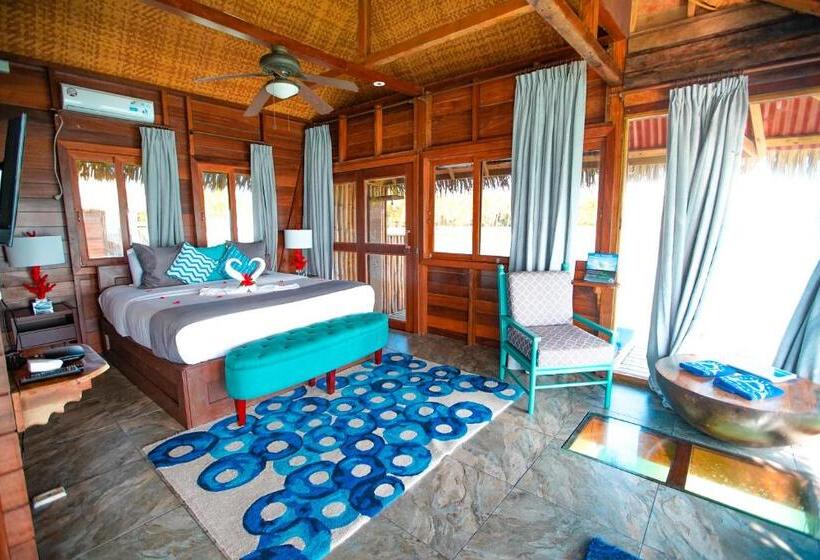 بنجلو ديلوكس, Azul Over The Water Resort
