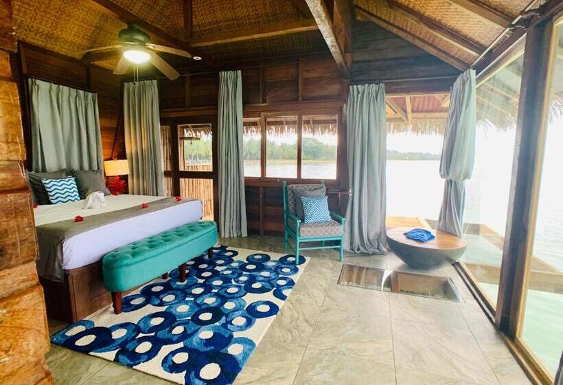 بانگلوی لوکس, Azul Over The Water Resort