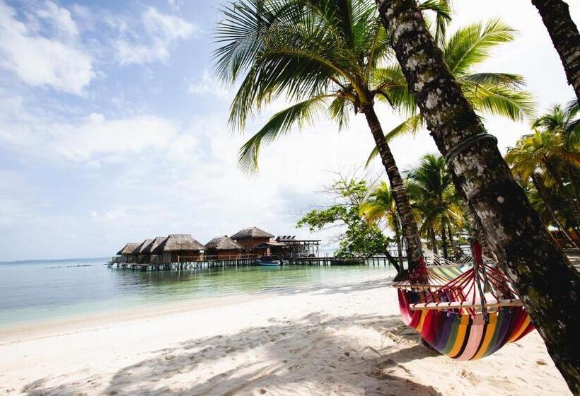 بانگلوی استاندارد, Azul Over The Water Resort