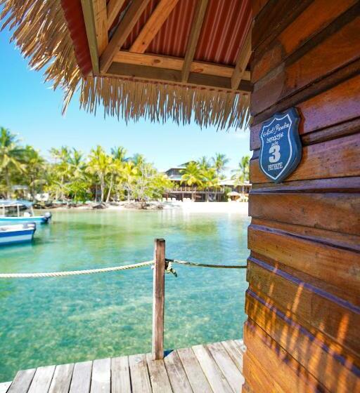 بنجلو قياسى, Azul Over The Water Resort