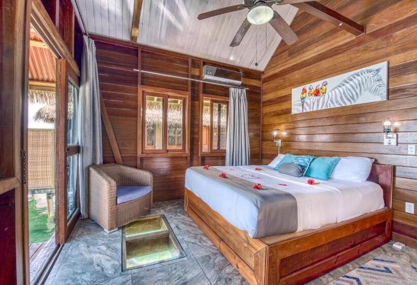 بانگلوی استاندارد, Azul Over The Water Resort