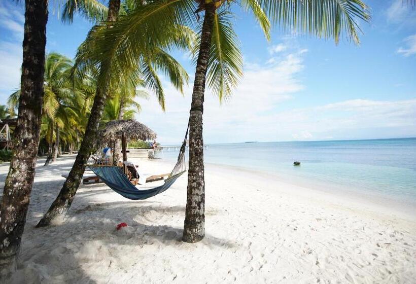 بانگلوی استاندارد, Azul Over The Water Resort
