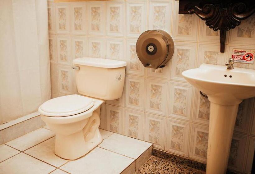 اتاق کلاسیک چهارنفره, Condesa