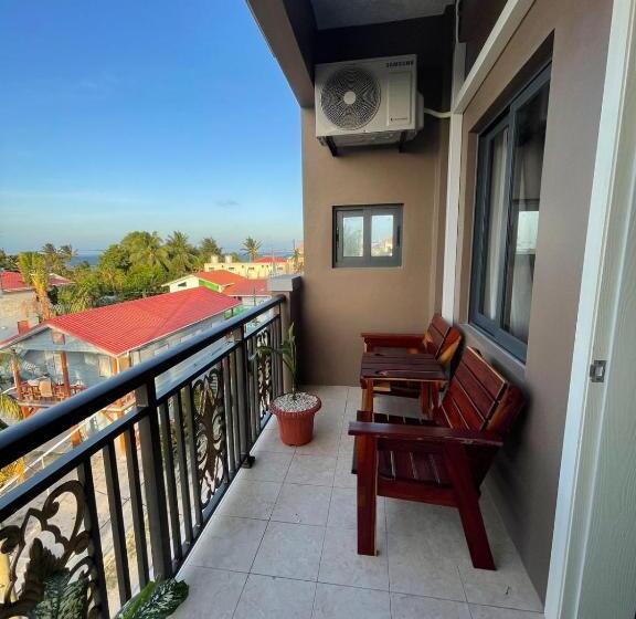 סוויטת ג'וניור עם מרפסת, Coral View Hotel & Resort