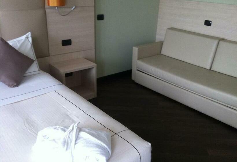 اتاق استاندارد چهار تخته, Acca Palace Aa Hotels