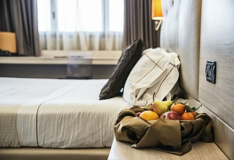 اتاق استاندارد سه نفره, Acca Palace Aa Hotels