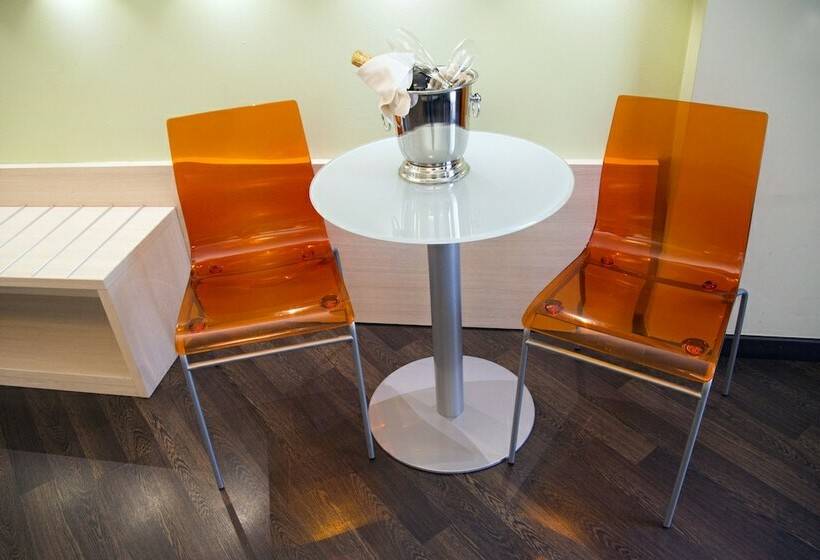 اتاق استاندارد سه نفره, Acca Palace Aa Hotels