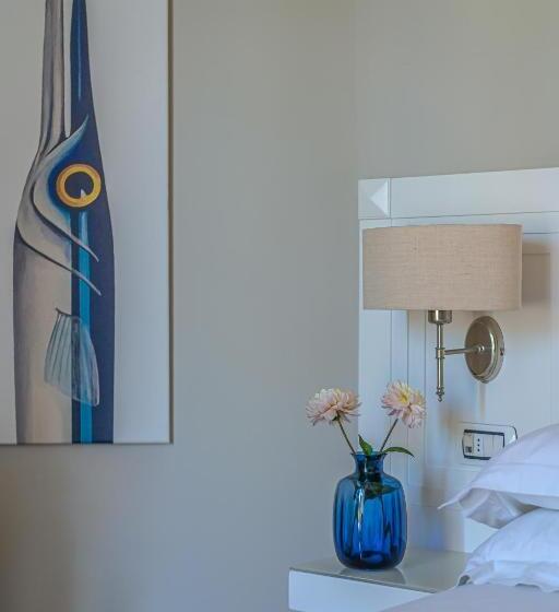 غرفة قياسية مزوَّدة بشُرفة, Capri