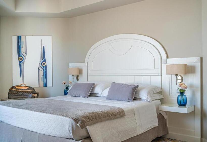 جناح جونيور, Capri