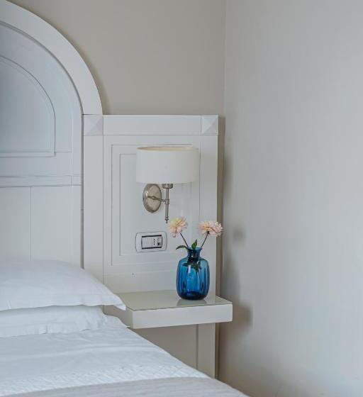 غرفة إقتصادية, Capri