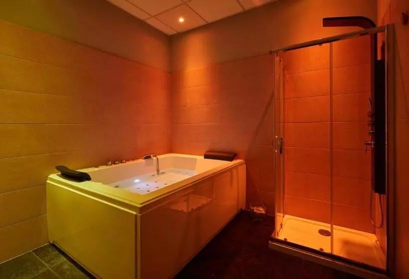 デラックススタジオ, Castelmartini Wellness & Business