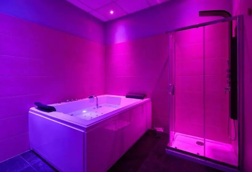 デラックススタジオ, Castelmartini Wellness & Business