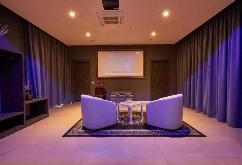 デラックススタジオ, Castelmartini Wellness & Business