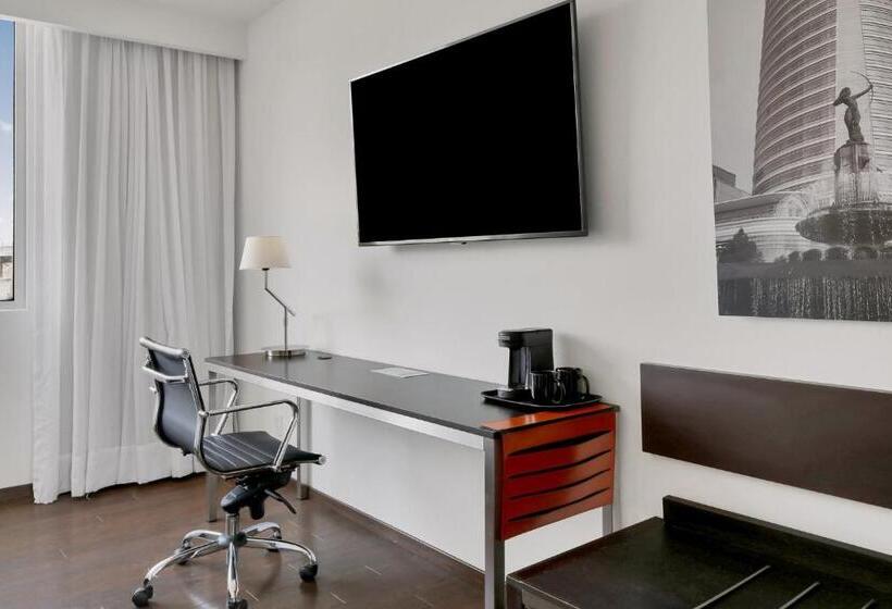 Полулюкс, Fiesta Inn Insurgentes Sur