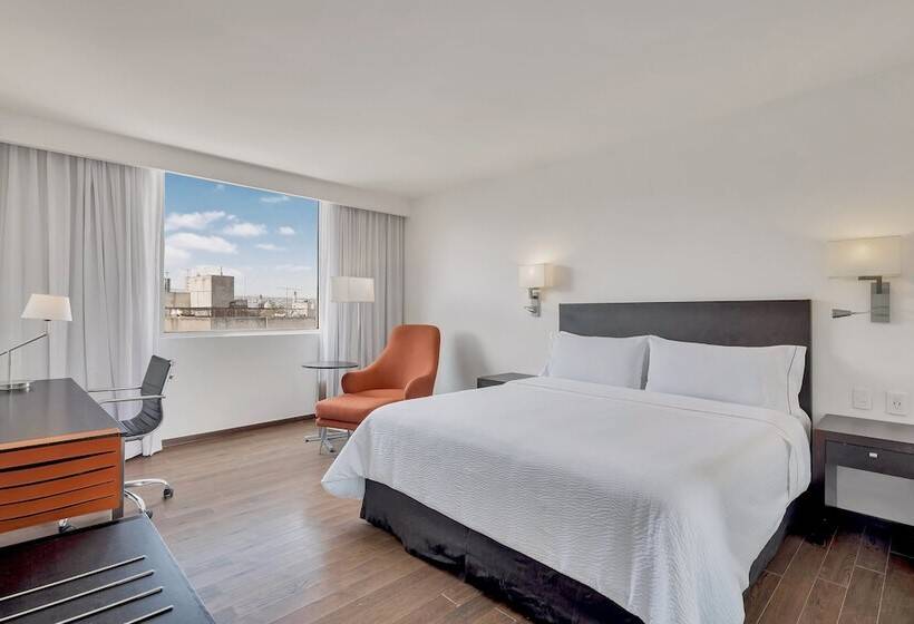 Полулюкс, Fiesta Inn Insurgentes Sur