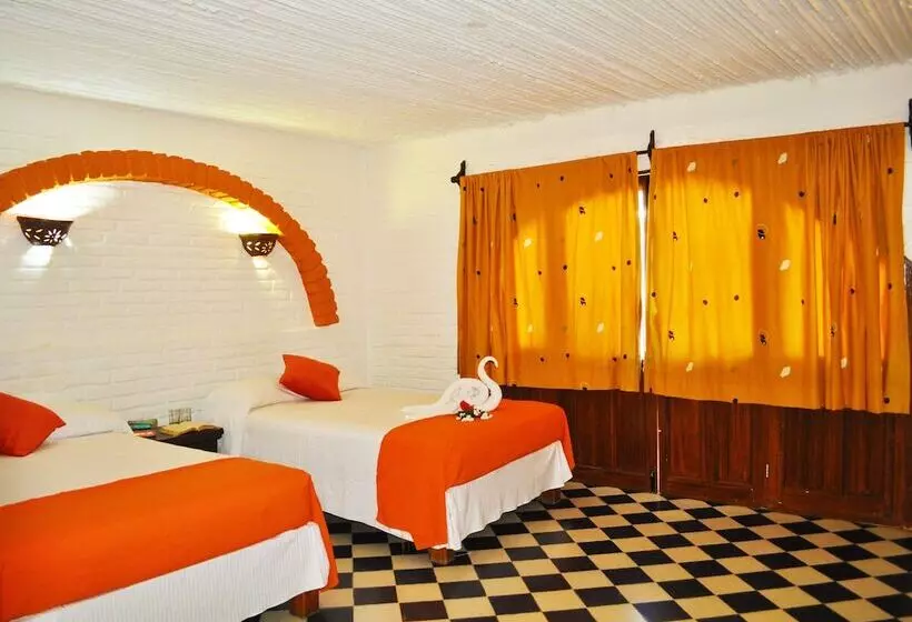 スタンダード４人部屋, Hacienda De Vallarta Centro