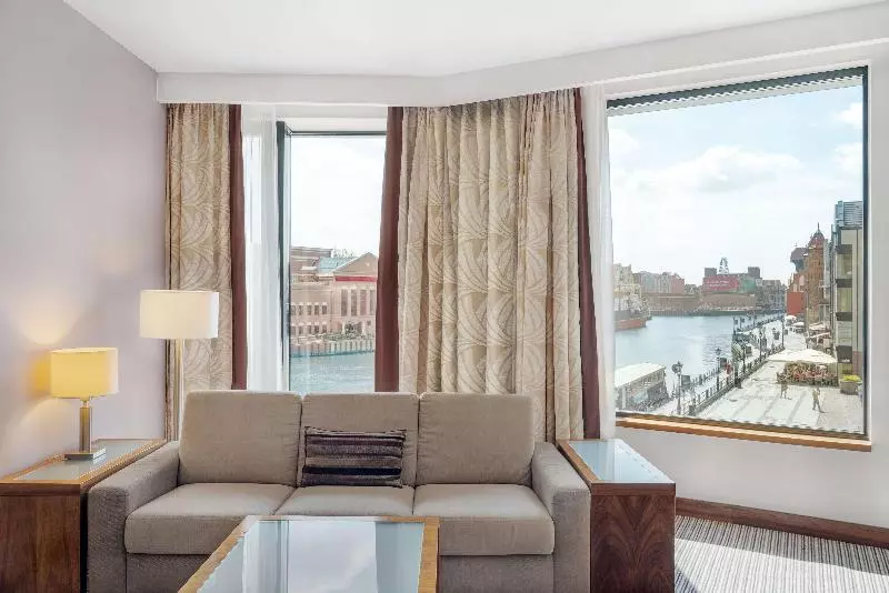 سوئیت با تخت بزرگ, Hilton Gdansk