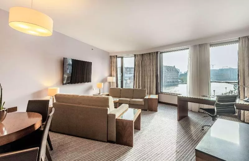 سوئیت با تخت بزرگ, Hilton Gdansk