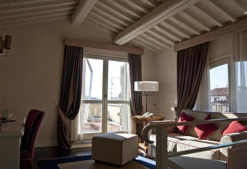 Suite with Terrace, Patria