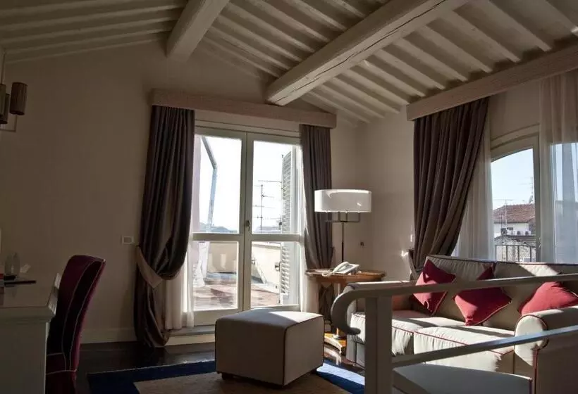 Suite with Terrace, Patria