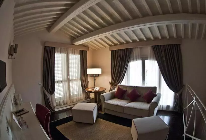 Suite with Terrace, Patria