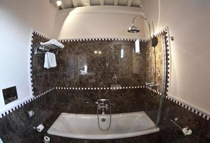Suite with Terrace, Patria