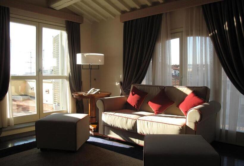 Suite with Terrace, Patria