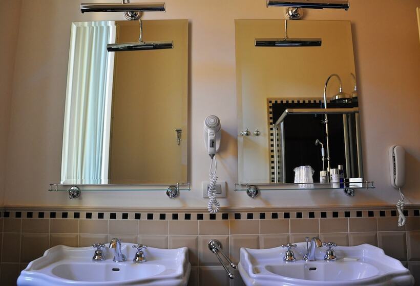 اتاق سوپریور, Patria