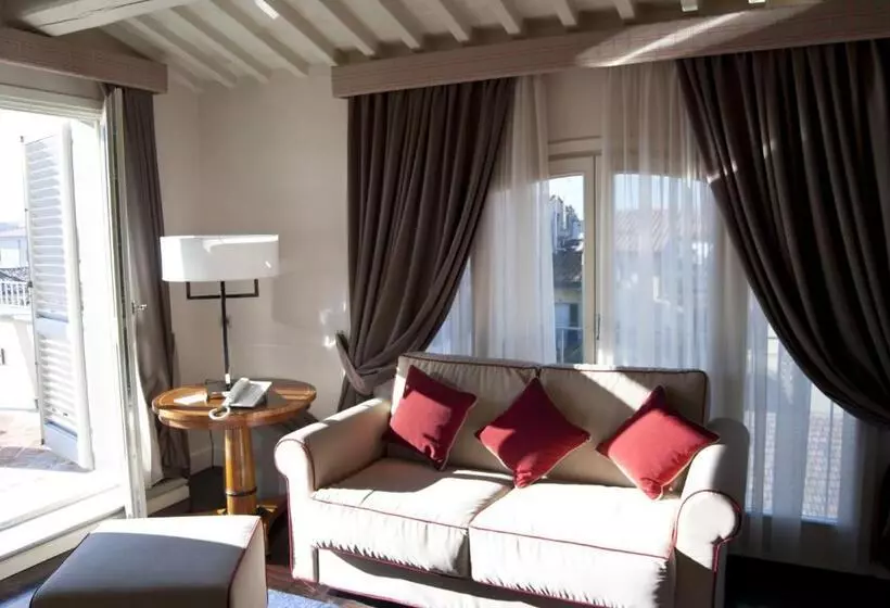 Suite with Terrace, Patria