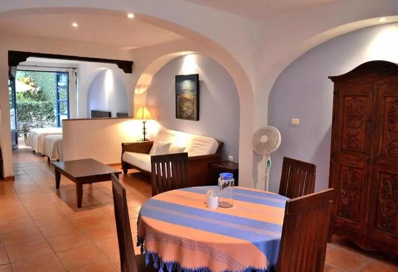 スイート, Posada Del Cafeto